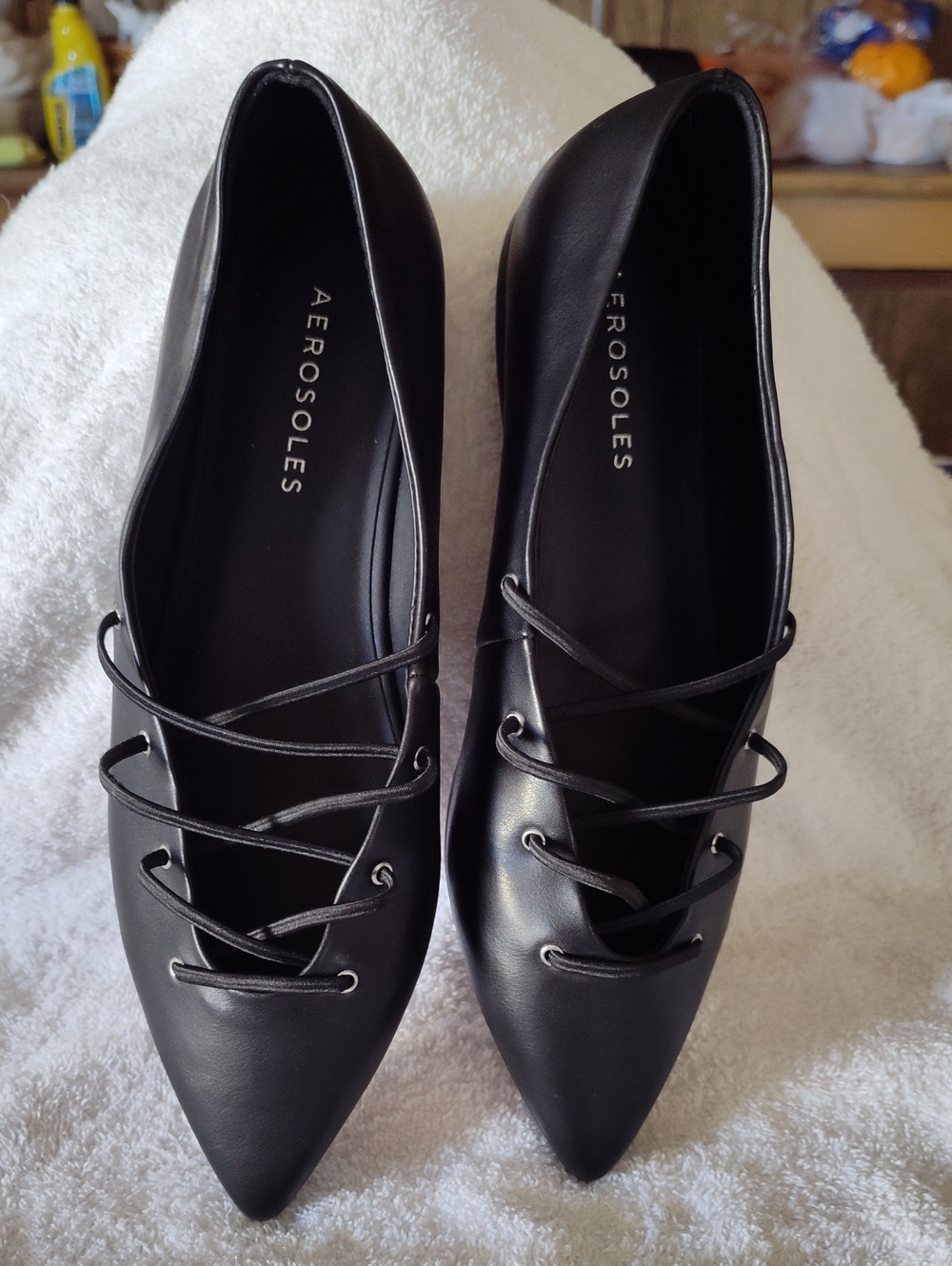 AEROSOLES Black Pointed Lace-Up Ballet Flats Size 7M